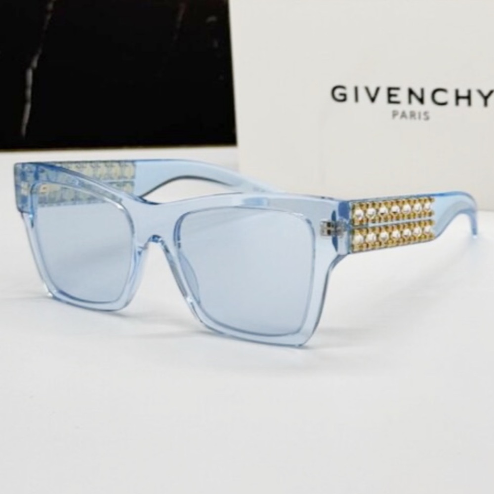 Pre-Order! Excluded Givenchy Sunglasses, New 325 - Picture 7 of 15